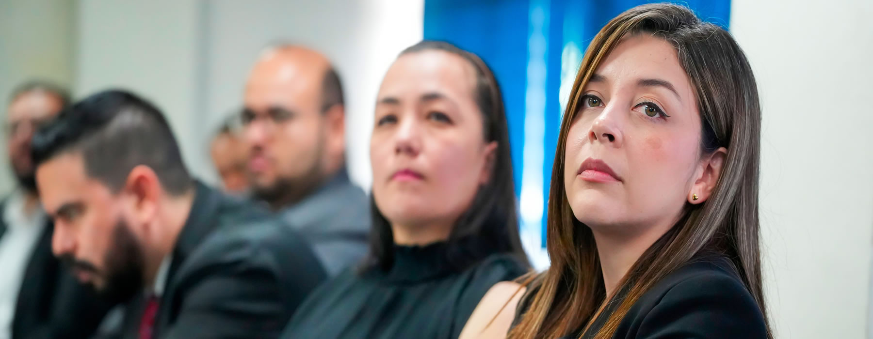 Docentes de universidades privadas exploran la integración de la inteligencia artificial en la educación superior.